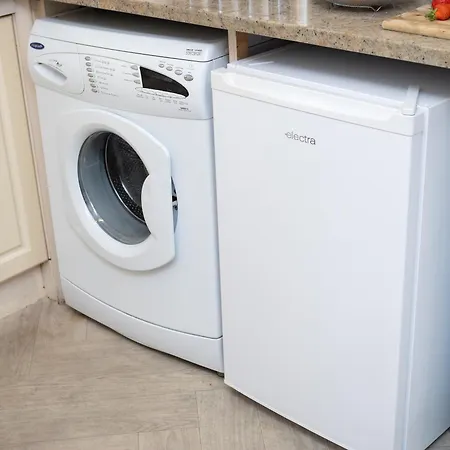 Apartment Spacious 3br With Driveway Near Nec & Airport Birmingham