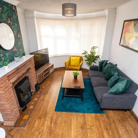 Apartment Spacious 3br With Driveway Near Nec & Airport *